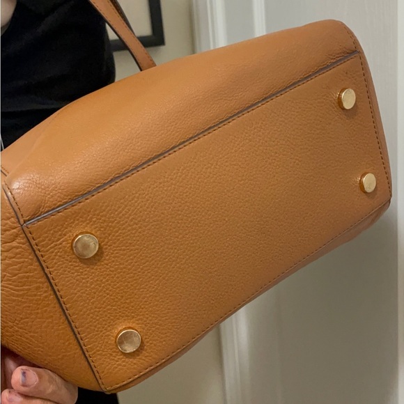 Michael Kors beautiful tan color leather bag classic  comes with their desk bag - Picture 11 of 16